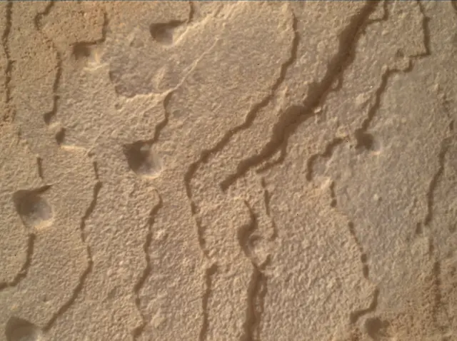 Sol 3609: Mars Hand Lens Imager (MAHLI)