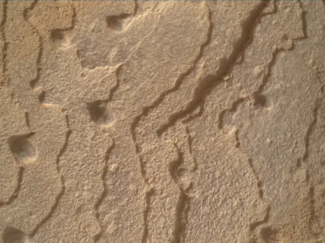 Sol 3609: Mars Hand Lens Imager (MAHLI)