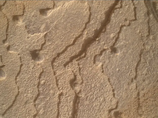 Sol 3609: Mars Hand Lens Imager (MAHLI)