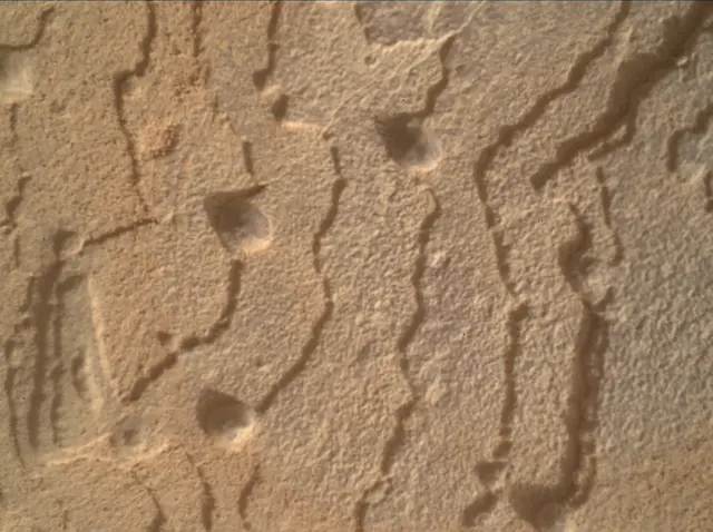 Sol 3609: Mars Hand Lens Imager (MAHLI)