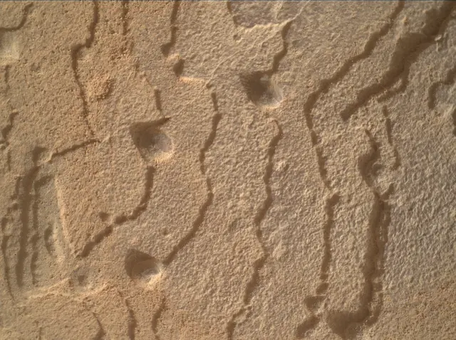 Sol 3609: Mars Hand Lens Imager (MAHLI)