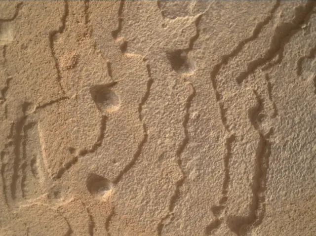 Sol 3609: Mars Hand Lens Imager (MAHLI)