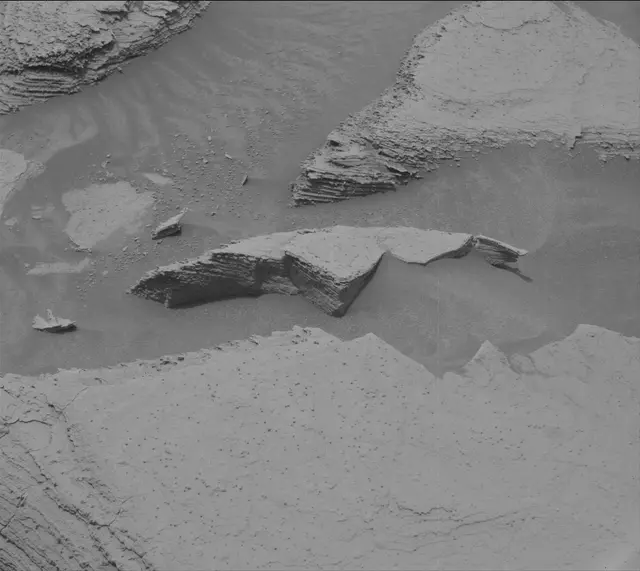 Sol 3613: Mast Camera (Mastcam)