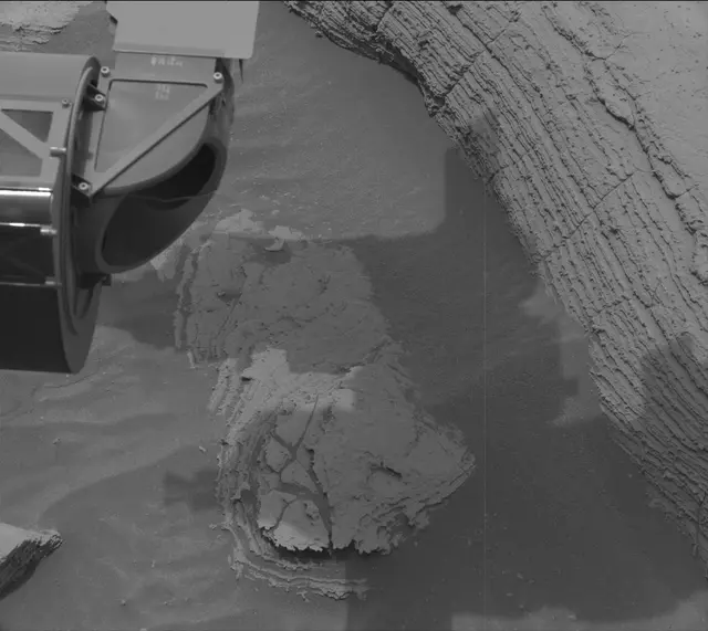 Sol 3613: Mast Camera (Mastcam)