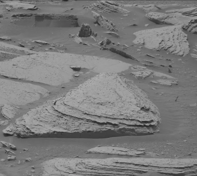 Sol 3613: Mast Camera (Mastcam)