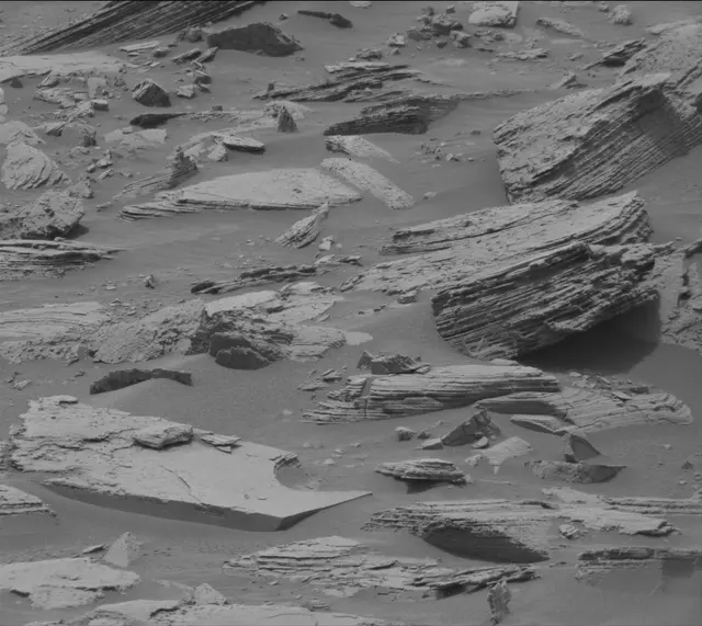 Sol 3613: Mast Camera (Mastcam)
