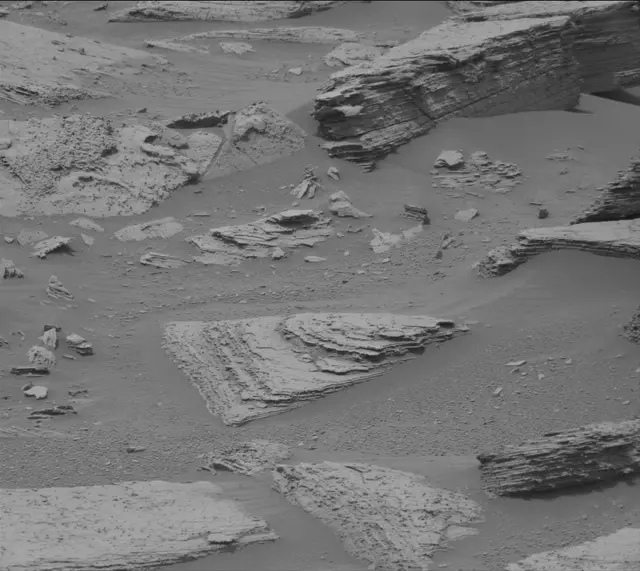 Sol 3613: Mast Camera (Mastcam)