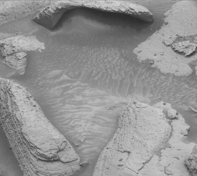 Sol 3617: Mast Camera (Mastcam)