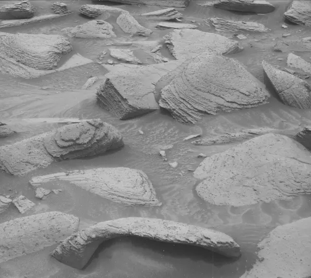 Sol 3618: Mast Camera (Mastcam)