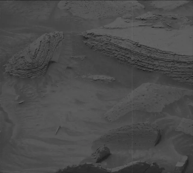 Sol 3618: Mast Camera (Mastcam)