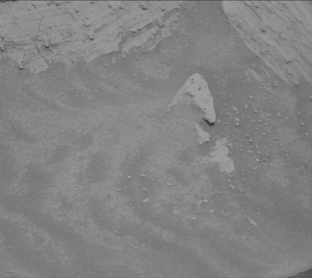 Sol 3618: Mast Camera (Mastcam)