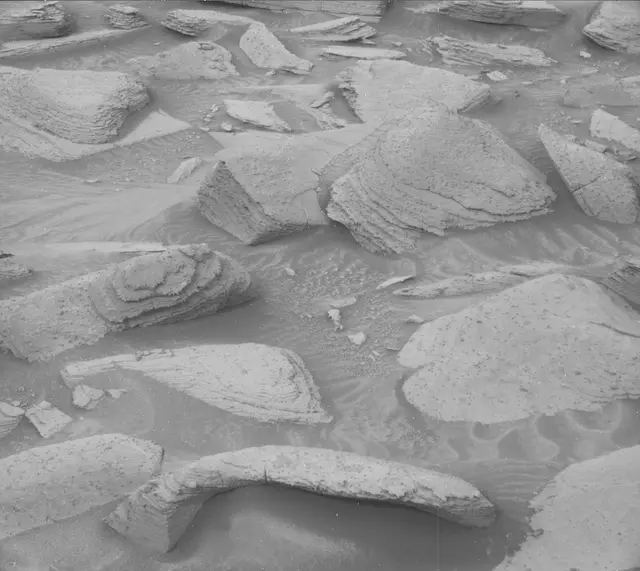 Sol 3619: Mast Camera (Mastcam)