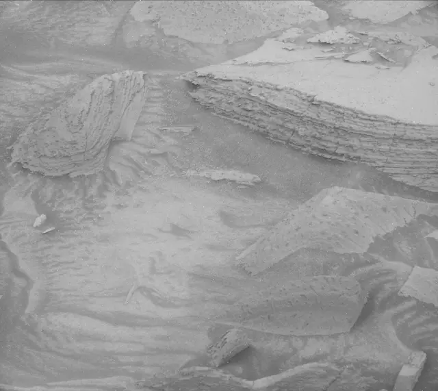 Sol 3619: Mast Camera (Mastcam)