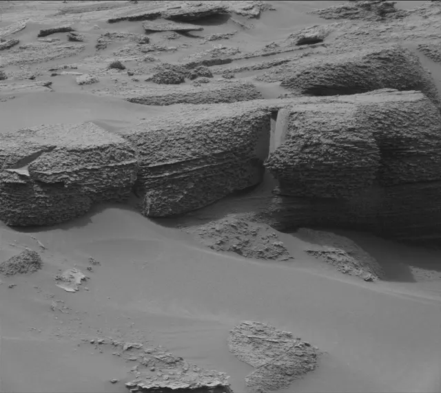 Sol 3621: Mast Camera (Mastcam)
