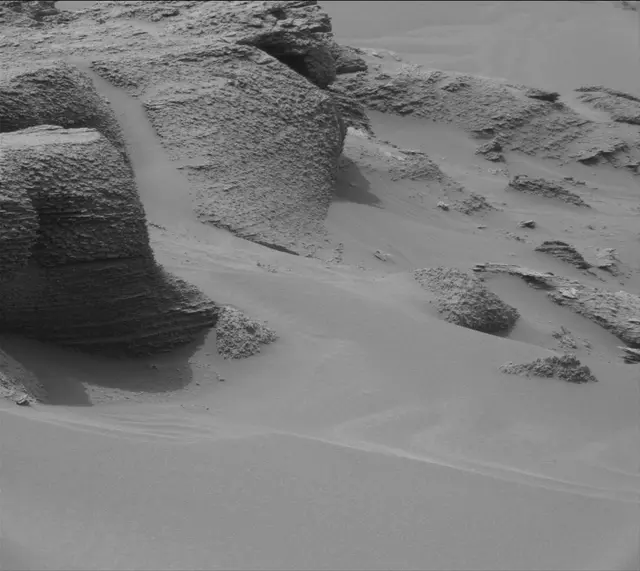 Sol 3621: Mast Camera (Mastcam)
