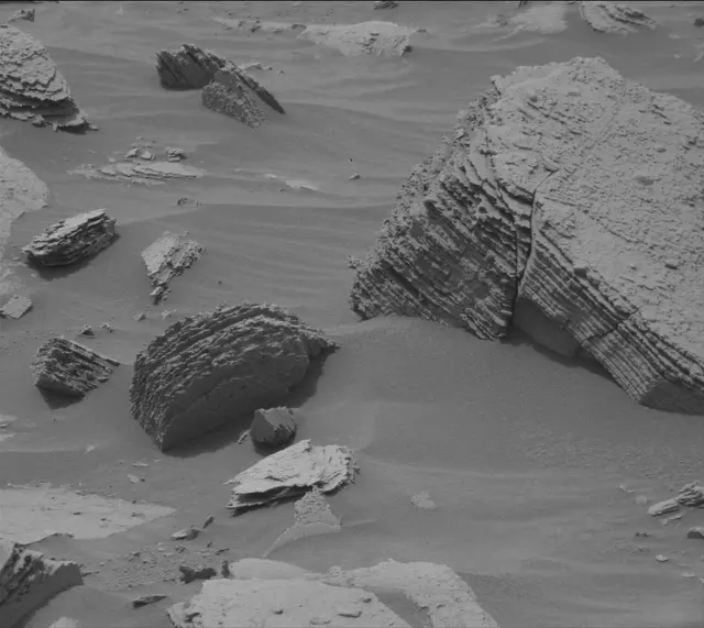 Sol 3625: Mast Camera (Mastcam)