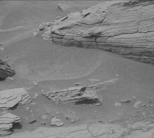 Sol 3628: Mast Camera (Mastcam)