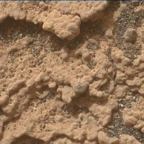 Sol 3628: Mars Hand Lens Imager (MAHLI)