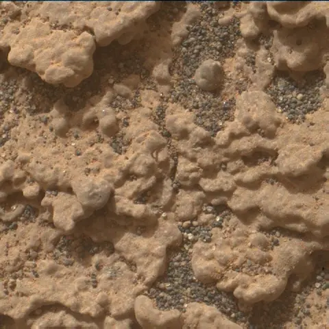 Sol 3628: Mars Hand Lens Imager (MAHLI)