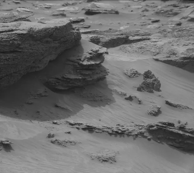 Sol 3630: Mast Camera (Mastcam)