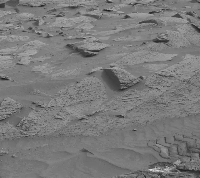 Sol 3631: Mast Camera (Mastcam)