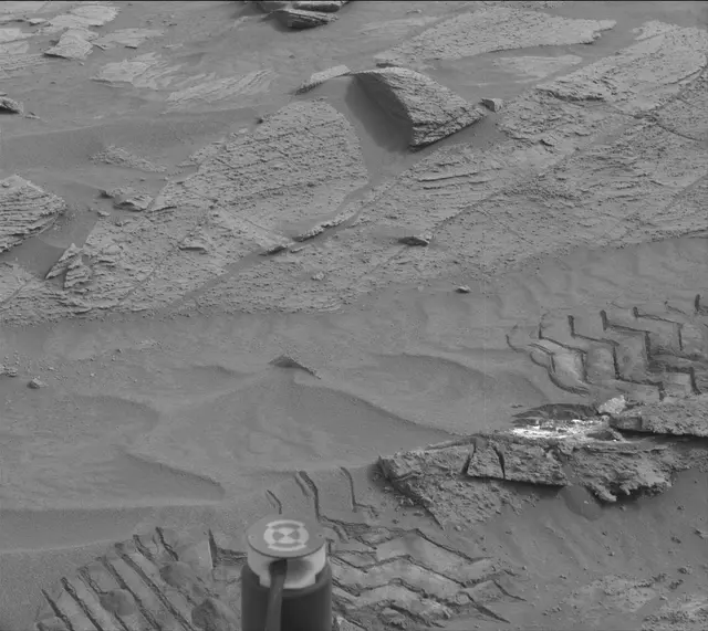 Sol 3631: Mast Camera (Mastcam)