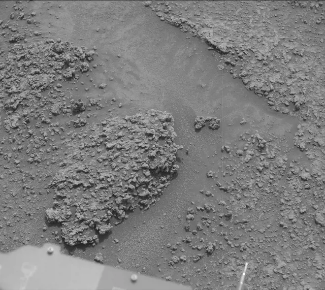 Sol 3631: Mast Camera (Mastcam)