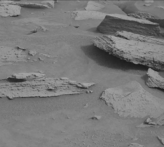Sol 3631: Mast Camera (Mastcam)
