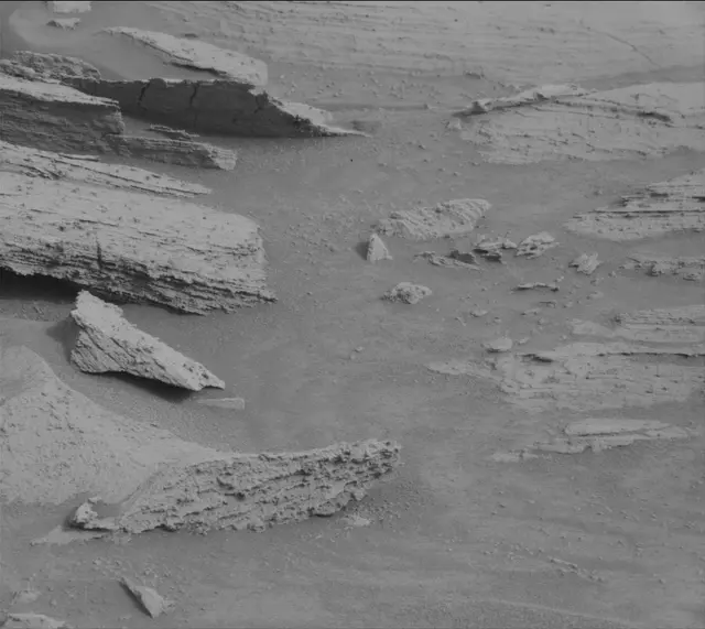 Sol 3631: Mast Camera (Mastcam)