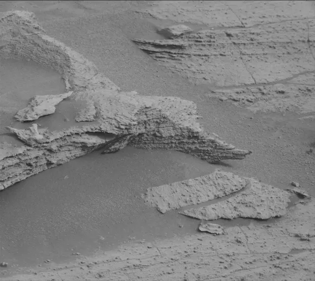 Sol 3631: Mast Camera (Mastcam)