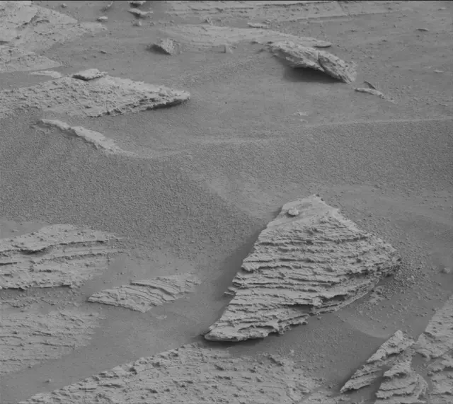 Sol 3631: Mast Camera (Mastcam)