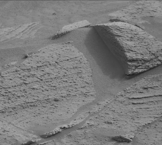 Sol 3631: Mast Camera (Mastcam)