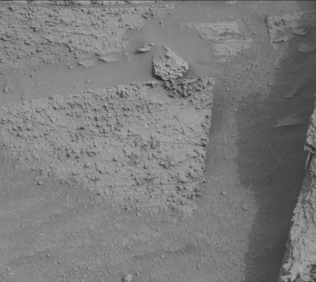 Sol 3631: Mast Camera (Mastcam)