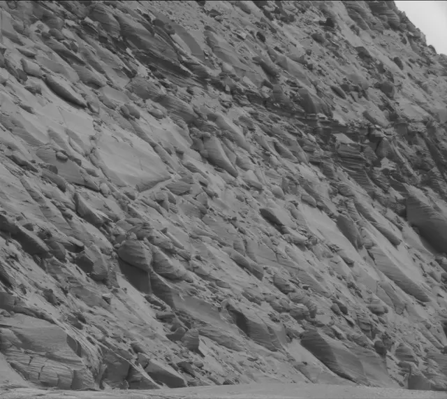 Sol 3633: Mast Camera (Mastcam)