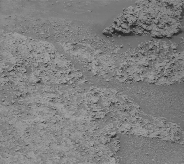 Sol 3633: Mast Camera (Mastcam)