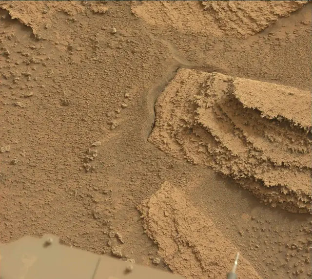 Sol 3635: Mast Camera (Mastcam)