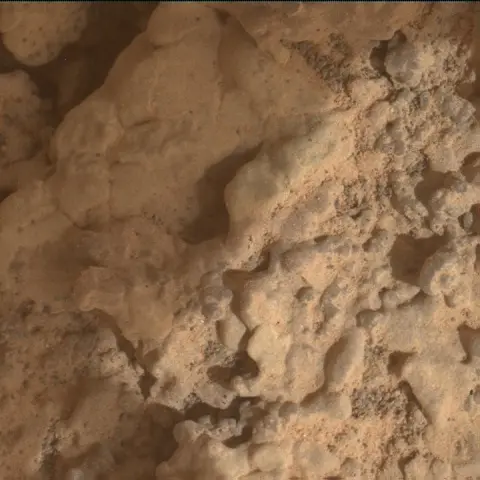 Sol 3635: Mars Hand Lens Imager (MAHLI)