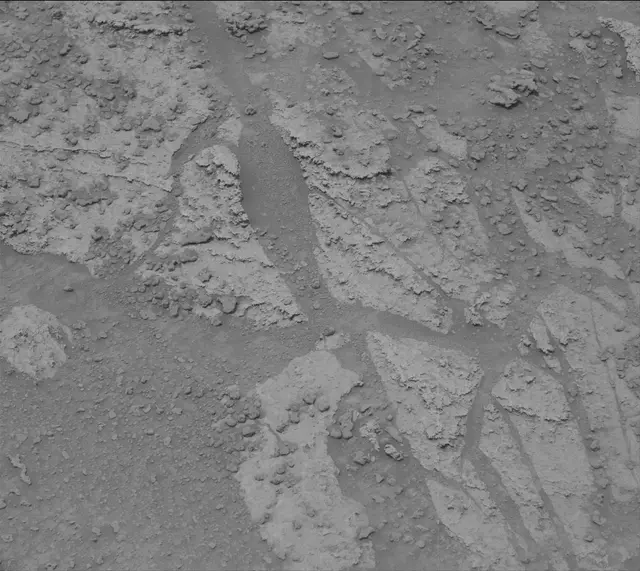 Sol 3637: Mast Camera (Mastcam)
