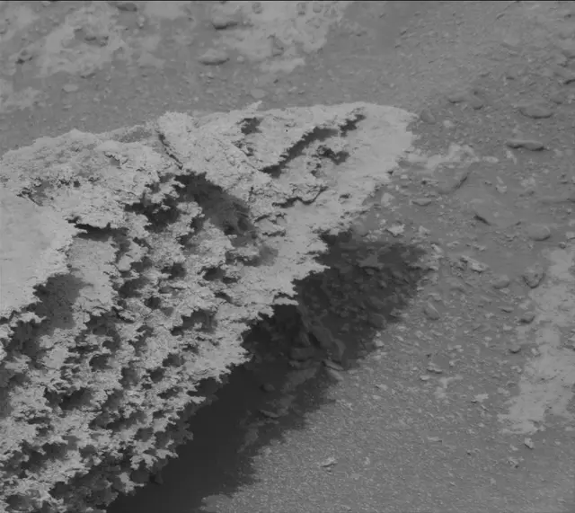 Sol 3637: Mast Camera (Mastcam)