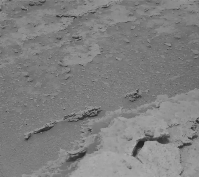 Sol 3637: Mast Camera (Mastcam)