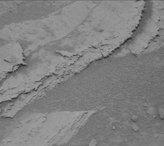 Sol 3637: Mast Camera (Mastcam)