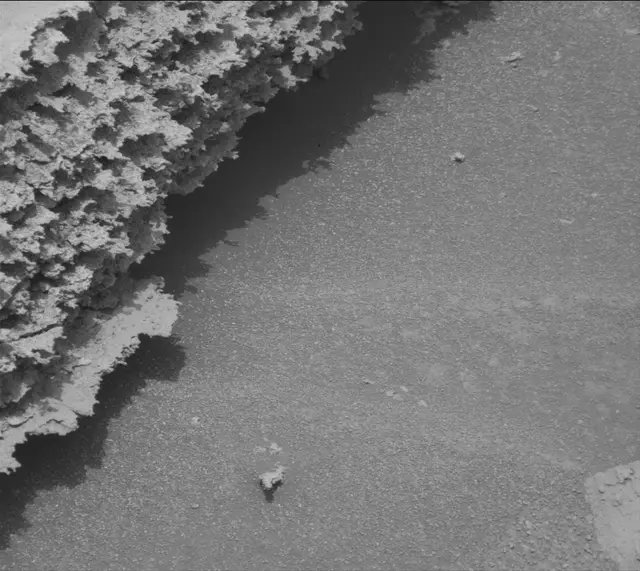 Sol 3637: Mast Camera (Mastcam)