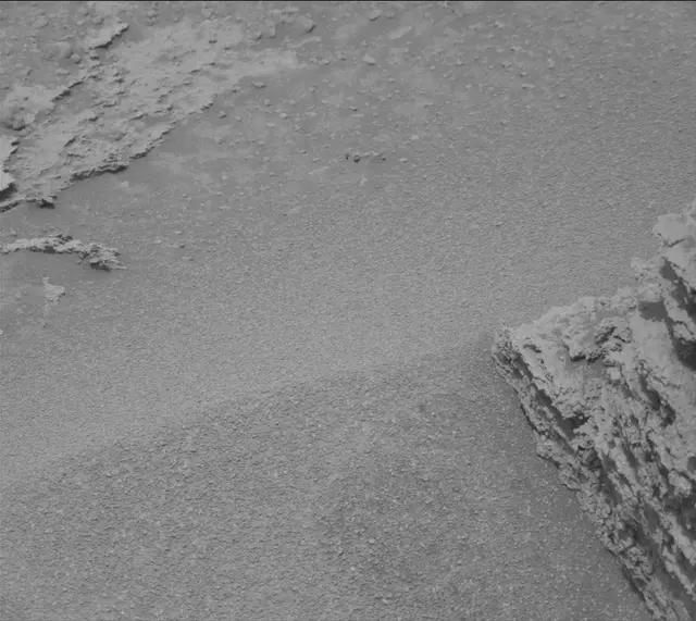 Sol 3637: Mast Camera (Mastcam)