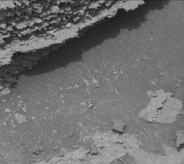 Sol 3637: Mast Camera (Mastcam)