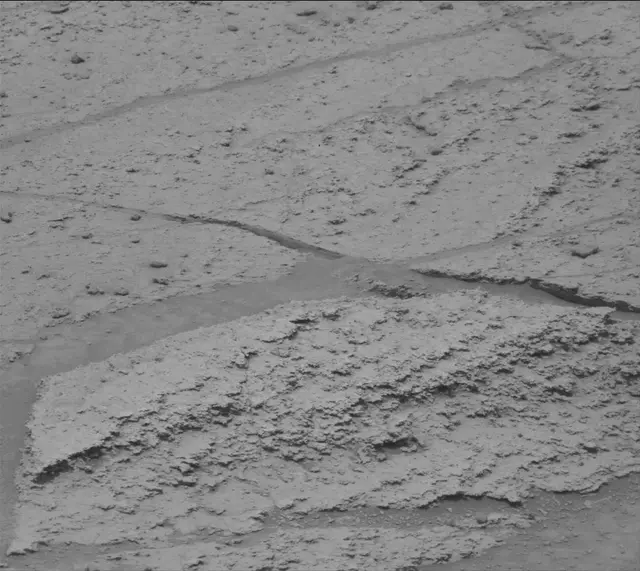 Sol 3637: Mast Camera (Mastcam)