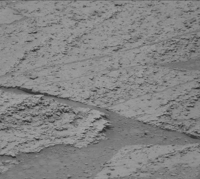 Sol 3637: Mast Camera (Mastcam)