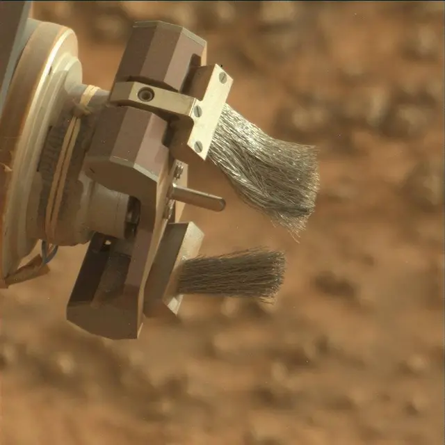 Sol 3637: Mast Camera (Mastcam)