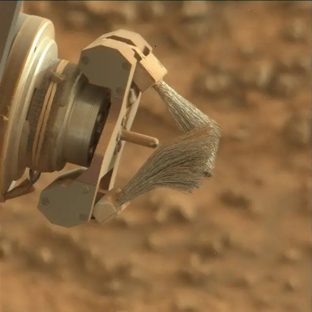 Sol 3637: Mast Camera (Mastcam)