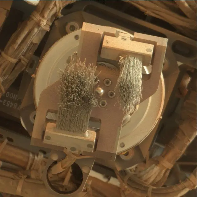 Sol 3637: Mast Camera (Mastcam)