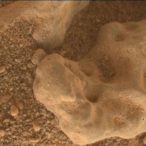 Sol 3637: Mars Hand Lens Imager (MAHLI)